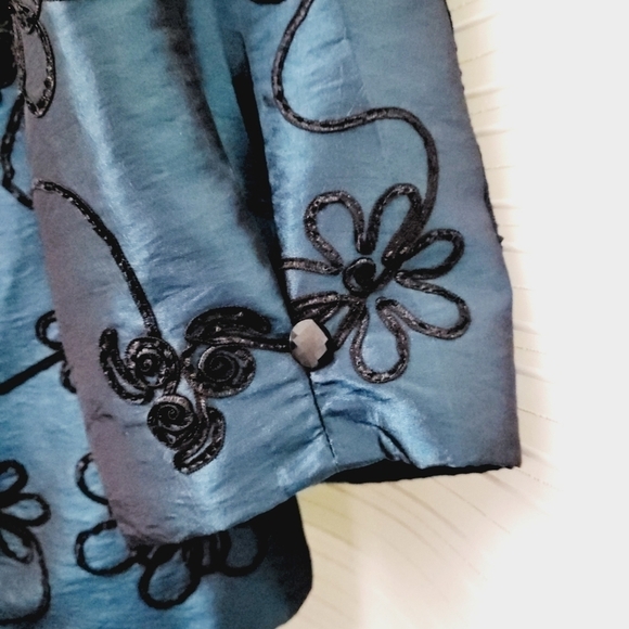 Formal Evening Wear Jacket Iridescent Blue Floral Embroidery Satin Size 22W - Picture 7 of 9